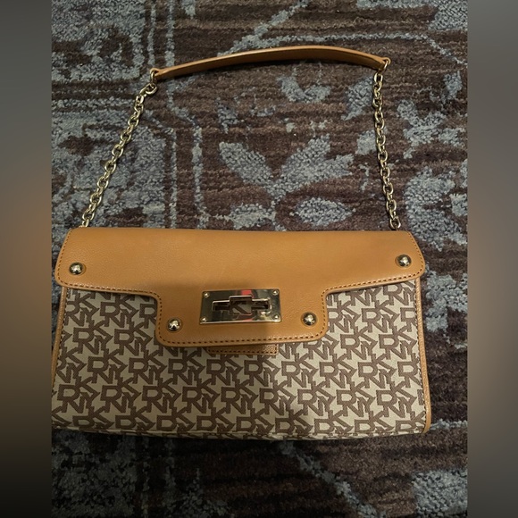 DKNY purse - Picture 2 of 3